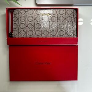 🔥 CALVIN KLEIN BOXED SIGNATURE MOON WALLET - 🔥
